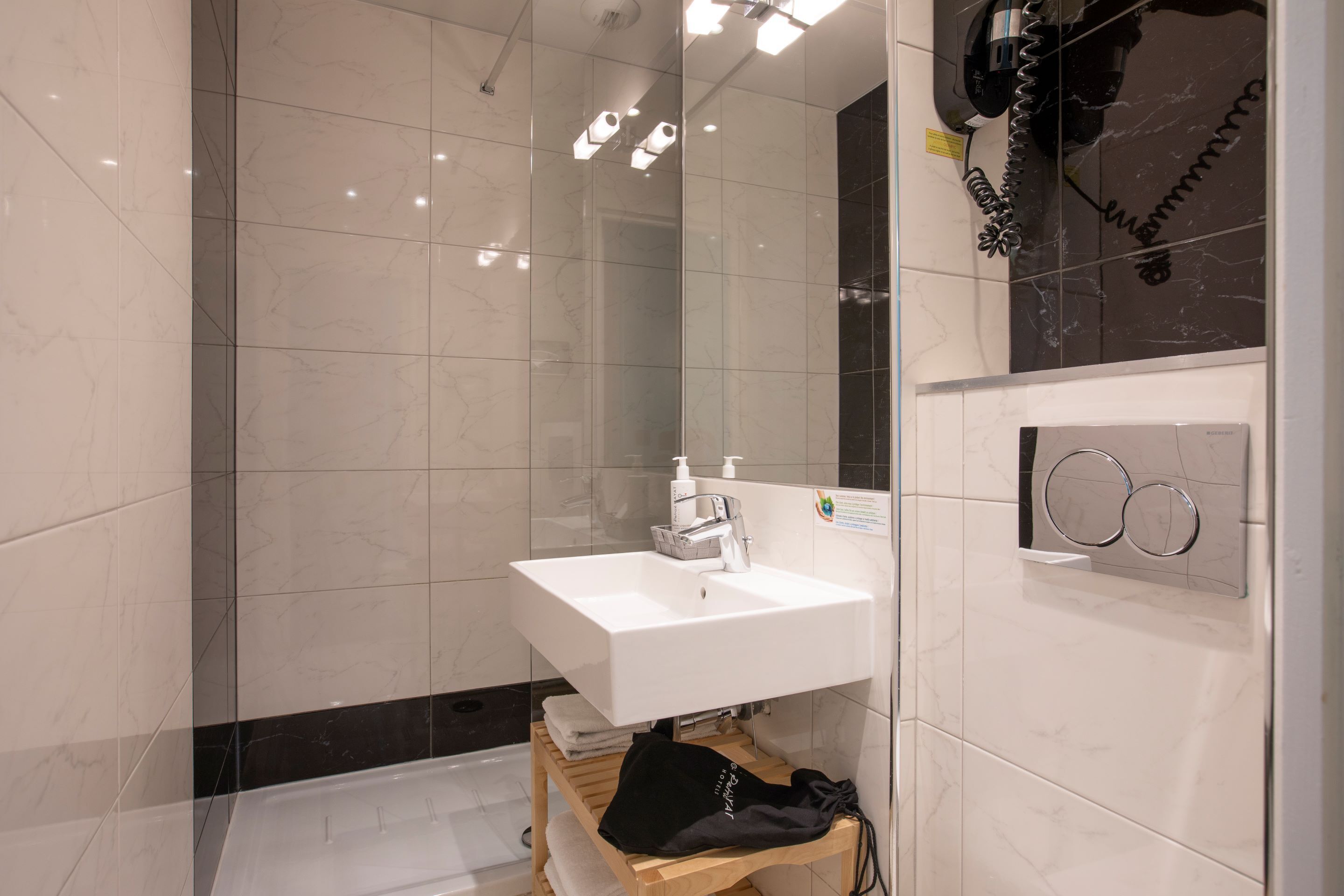 Photo - Hotel Olympic Paris Boulogne by Patrick Hayat