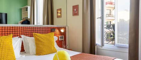 Chambre Double Classique | Literie de qualité supérieure, coffres-forts dans les chambres, bureau