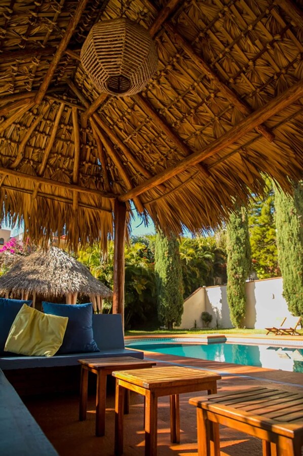 Poolside bar - Casa Yunenisa (Oaxaca)