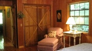 Standard House, 2 Bedrooms, River View, Mountainside | 1 bedroom, premium bedding, iron/ironing board - My Little Blue House (Hiawassee)