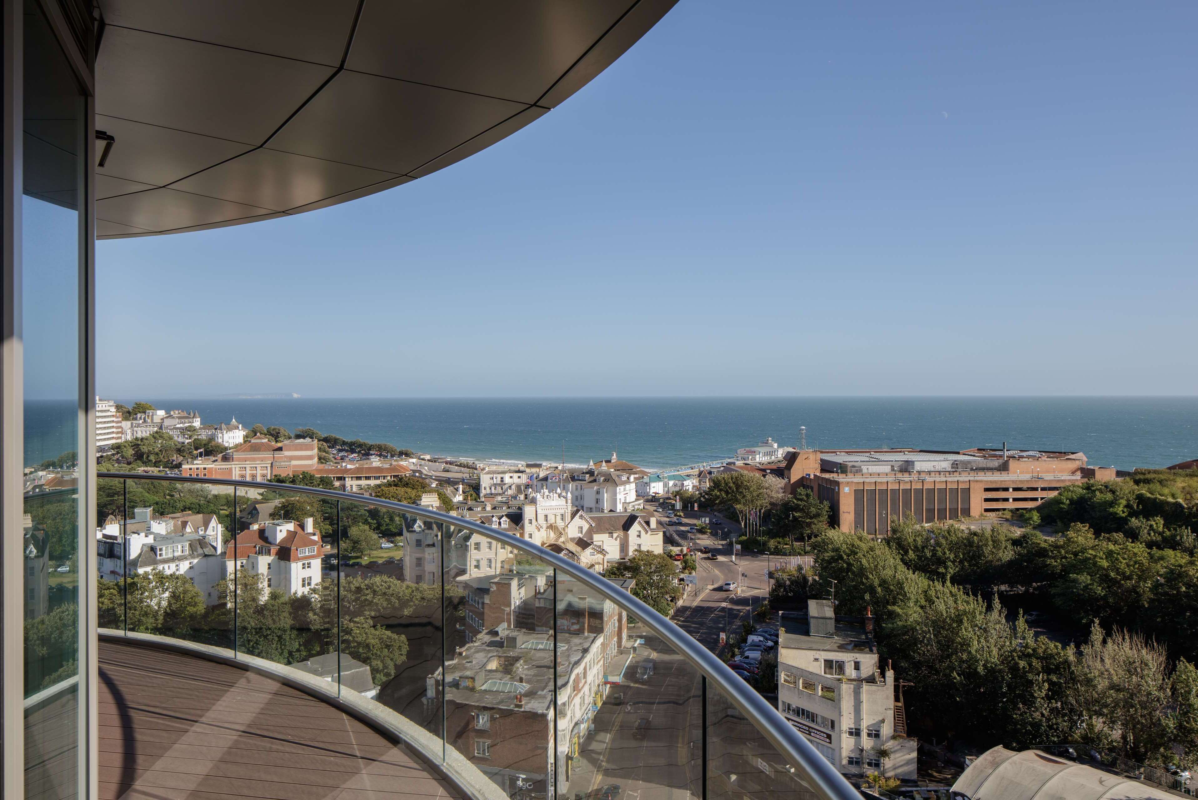 Caja fuerte, escritorio, espacio para trabajar con un portátil