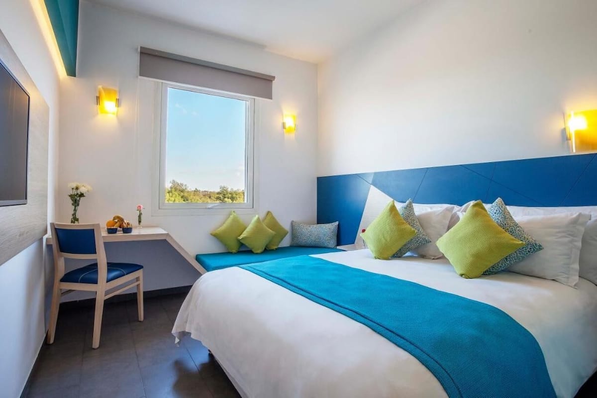 In-room safe, soundproofing, WiFi (free), bed sheets