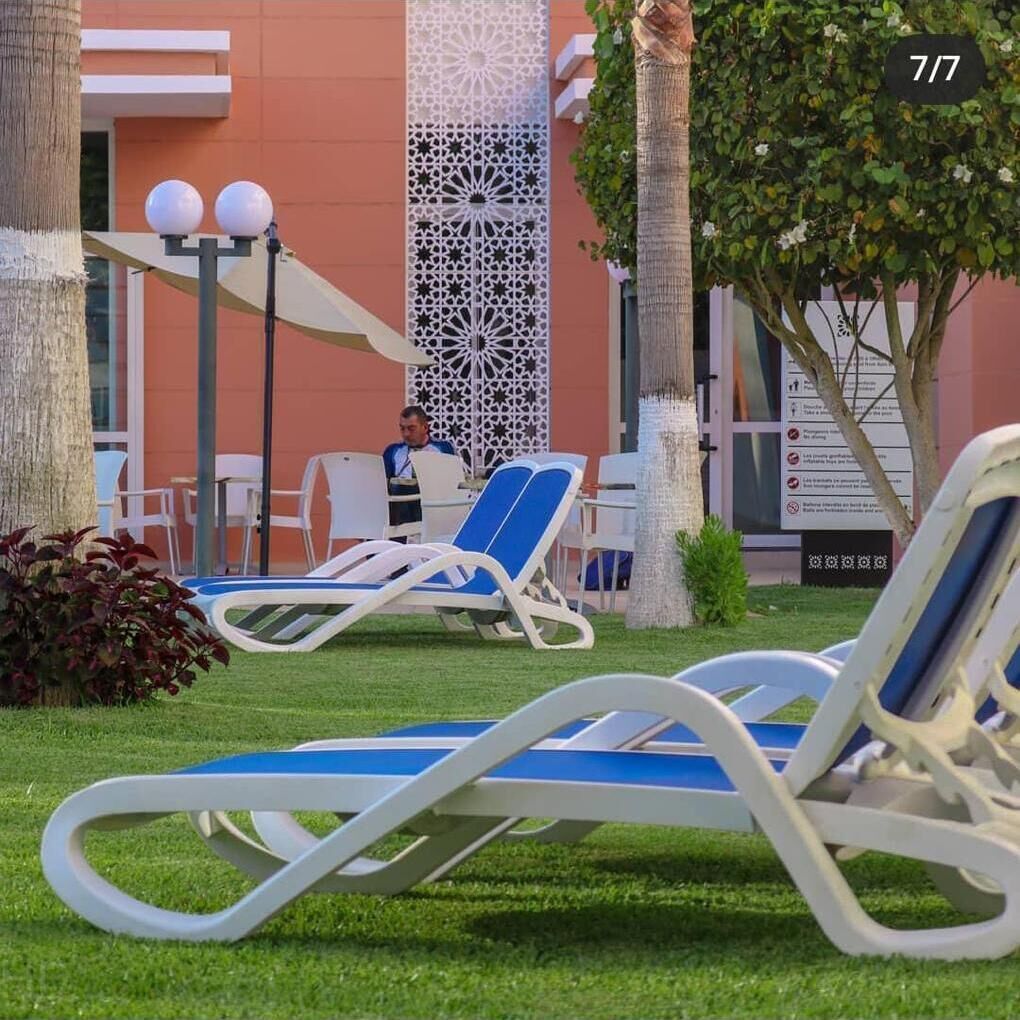 Outdoor pool, open 10:00 AM to 6:00 PM, sun loungers