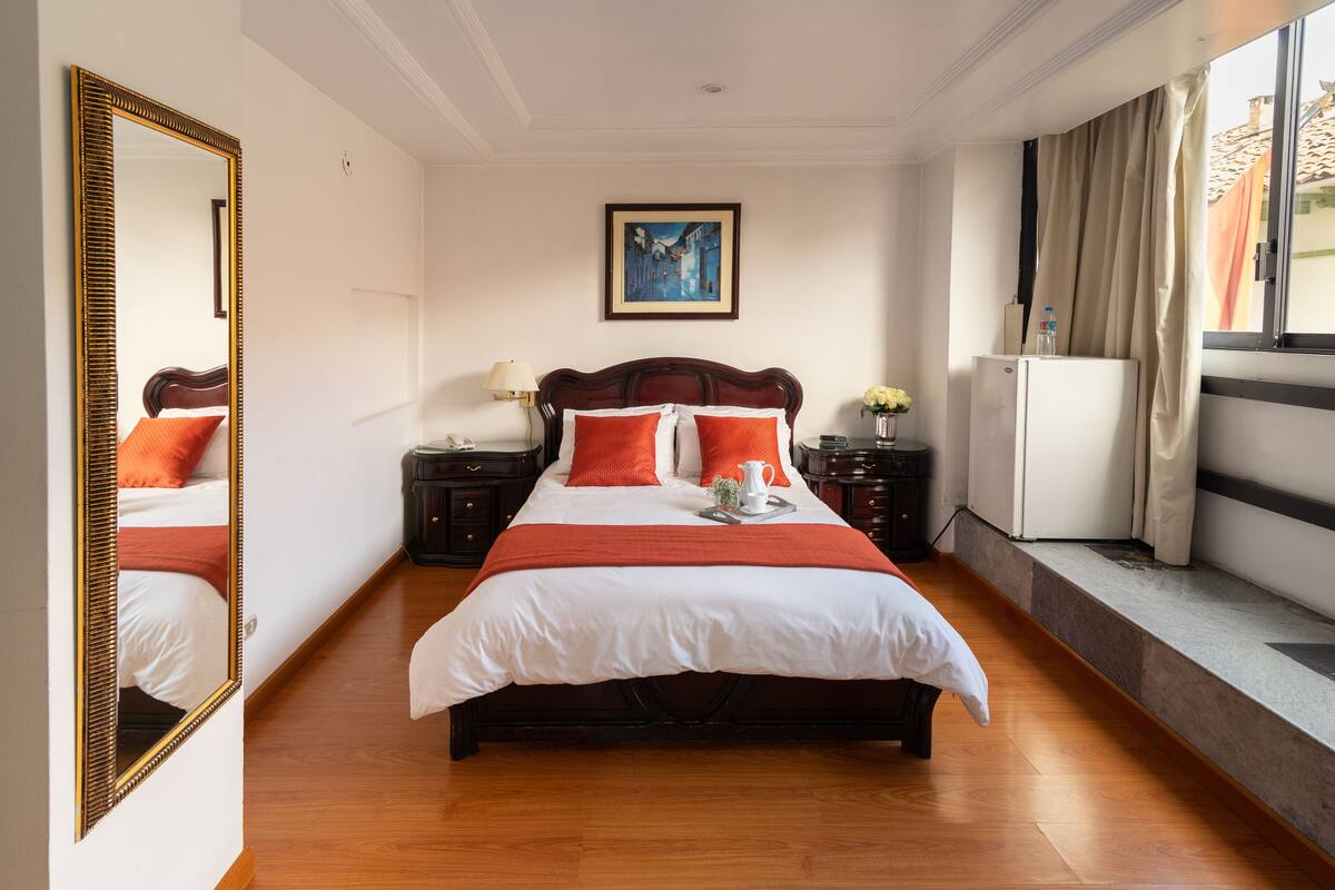 Economy Single Room | Down duvets, in-room safe, individually furnished, desk