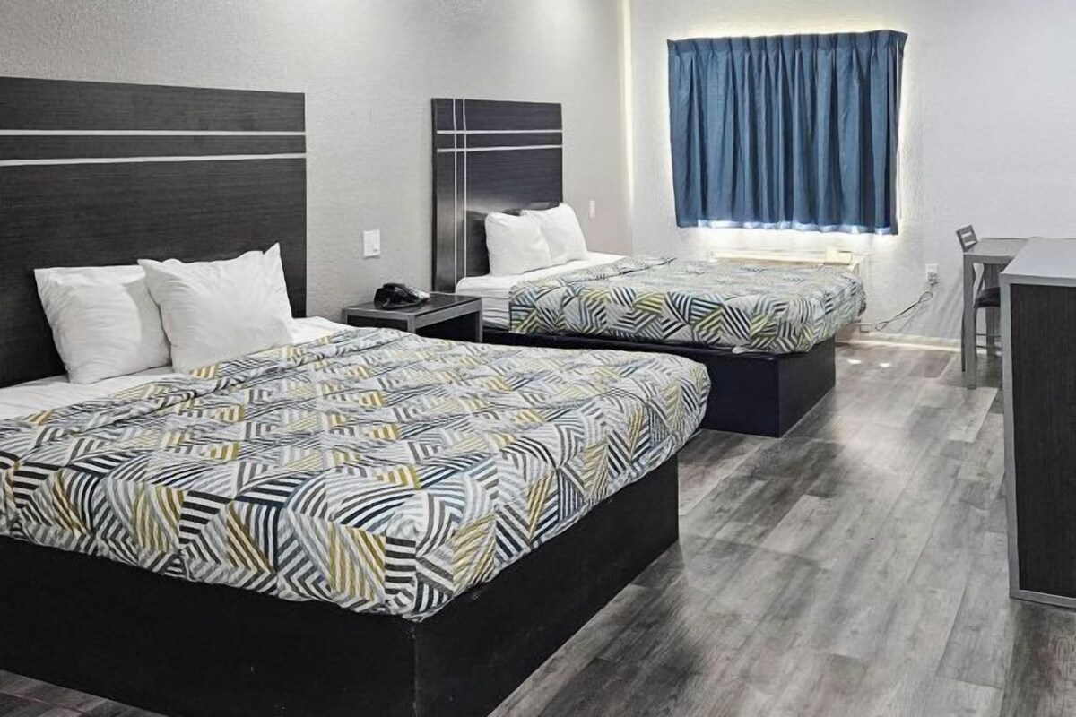 Deluxe Room, 2 Queen Beds, Smoking, Refrigerator & Microwave