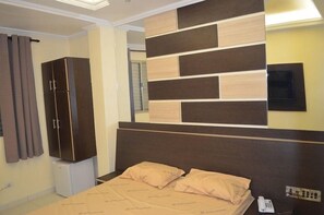 미니바, 객실 내 금고, 책상, 암막 커튼