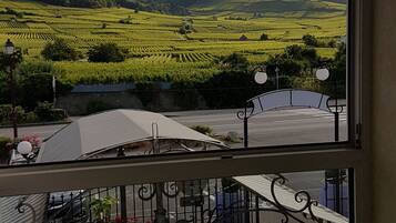 Phòng 3 | Ngoại thất