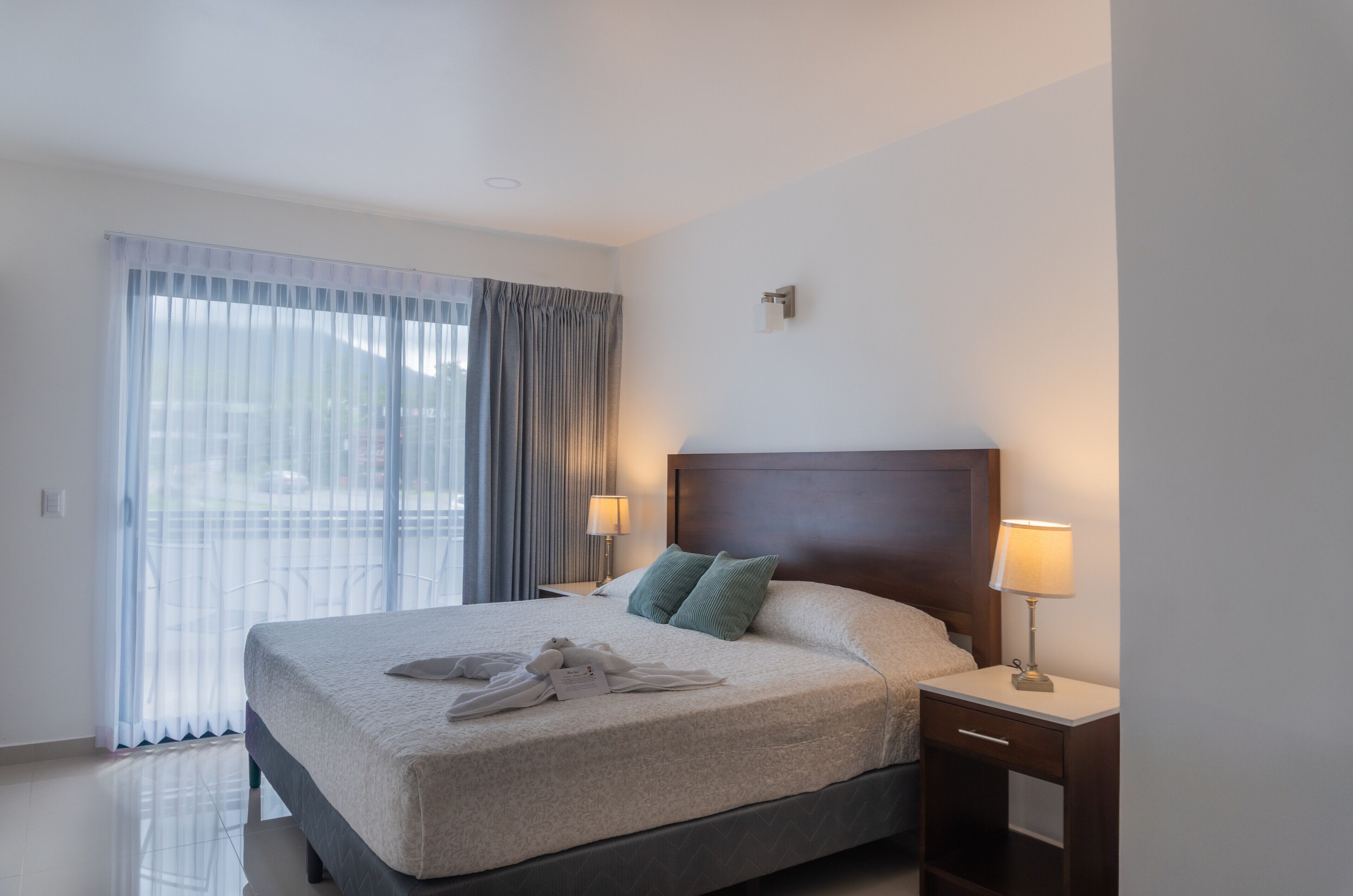 Kamar Premium, pemandangan gunung | Selimut bulu angsa, tempat tidur Select Comfort, minibar, dan brankas