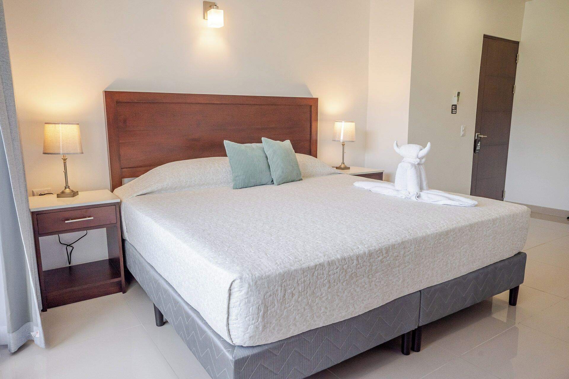 Premium Room, Mountain View | Down comforters, Select Comfort beds, minibar, in-room safe