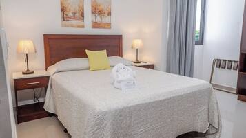 Chambre Standard | Couette en duvet d'oie, matelas Select Comfort, minibar