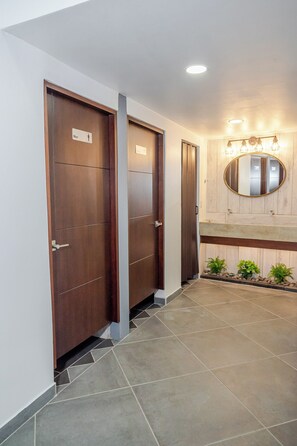 Shower, free toiletries, hair dryer, towels