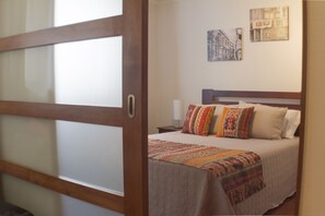 Standard Apartment | Premium bedding, in-room safe, iron/ironing board - Santiago Aparts (Santiago)