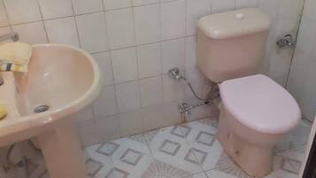 Basic Room, Smoking, City View | Bathroom