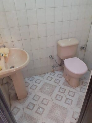 Basic Room, Smoking, City View | Bathroom