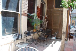 Terrace/patio - Hostel on 3rd (San Diego)