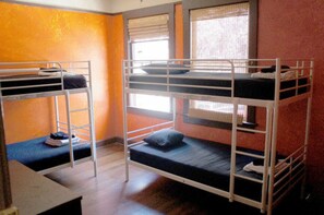Free WiFi, bed sheets - Hostel on 3rd (San Diego)