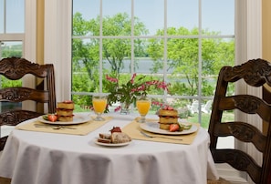 Suite, Private Bathroom (Arthur) | In-room dining - Goldmoor Inn (Galena)