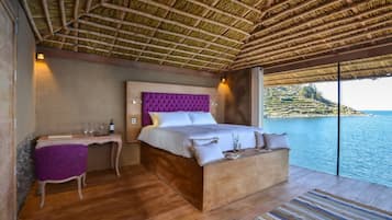 2 bedrooms, premium bedding, minibar, in-room safe