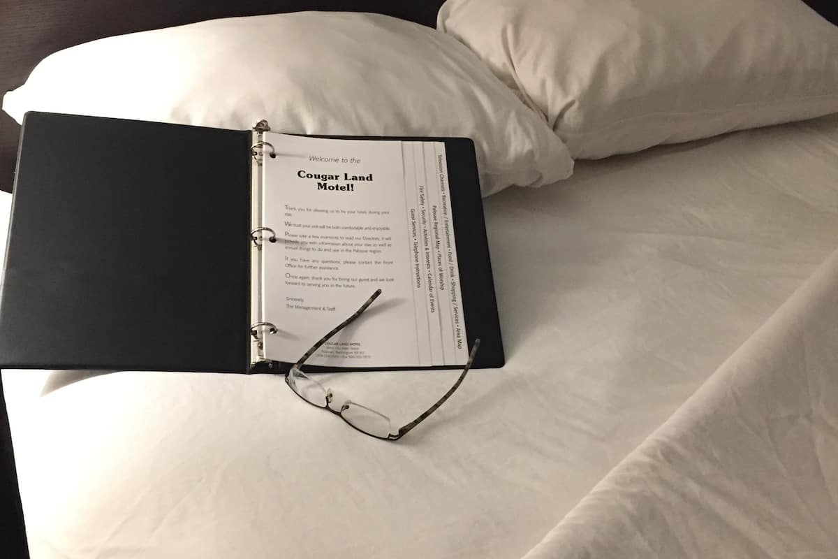 Free WiFi, bed sheets
