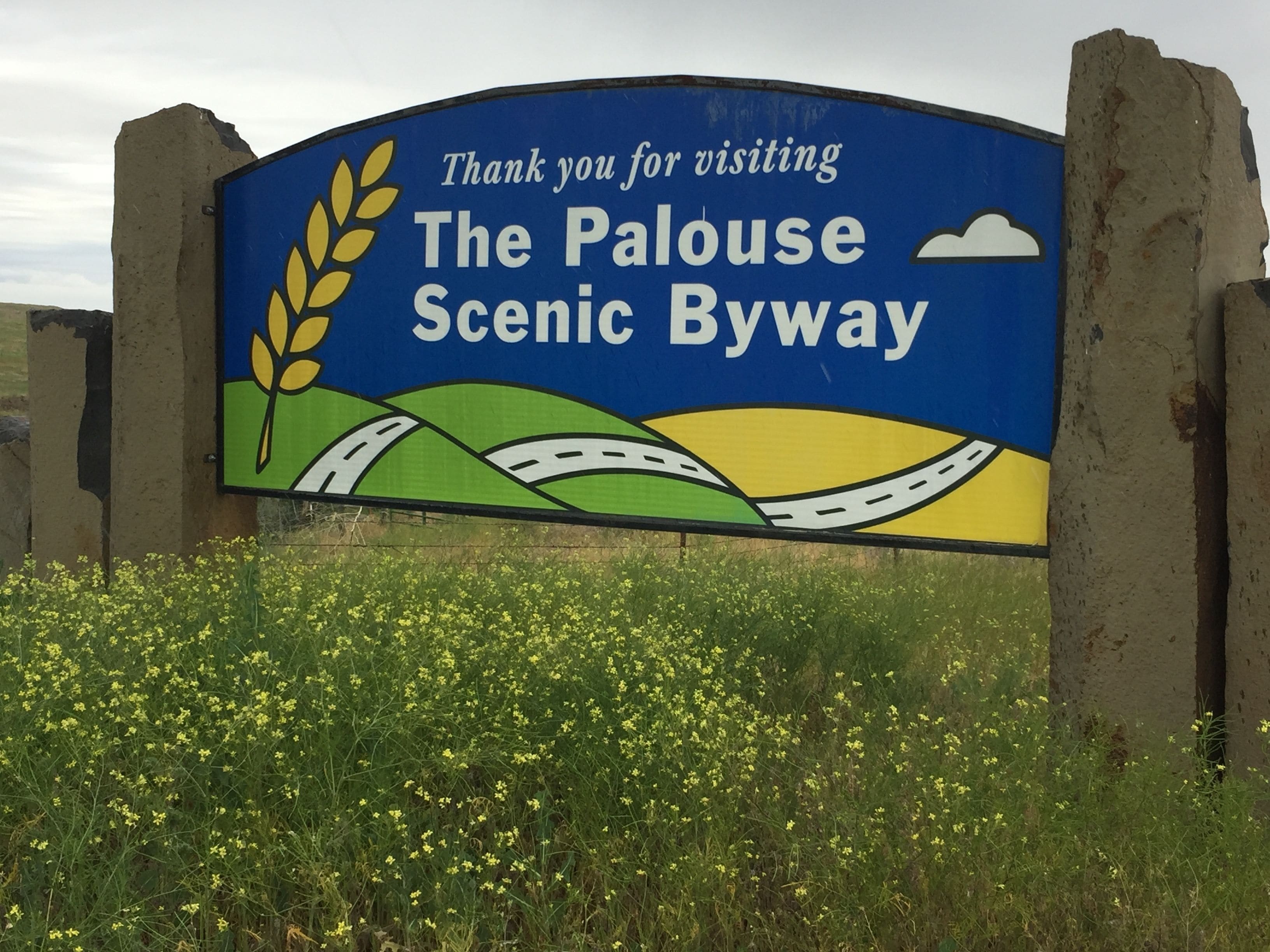 Een bord voor The Palouse Scenic Byway met een bedankbericht.