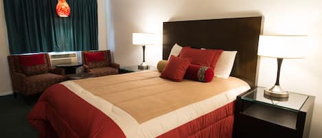 Standard Room, 1 Queen Bed | Free WiFi, bed sheets