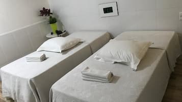 Double Room | Minibar, rollaway beds, free WiFi, bed sheets