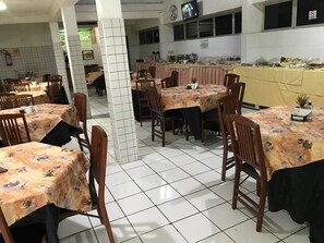 Desayuno buffet incluido todos los días 