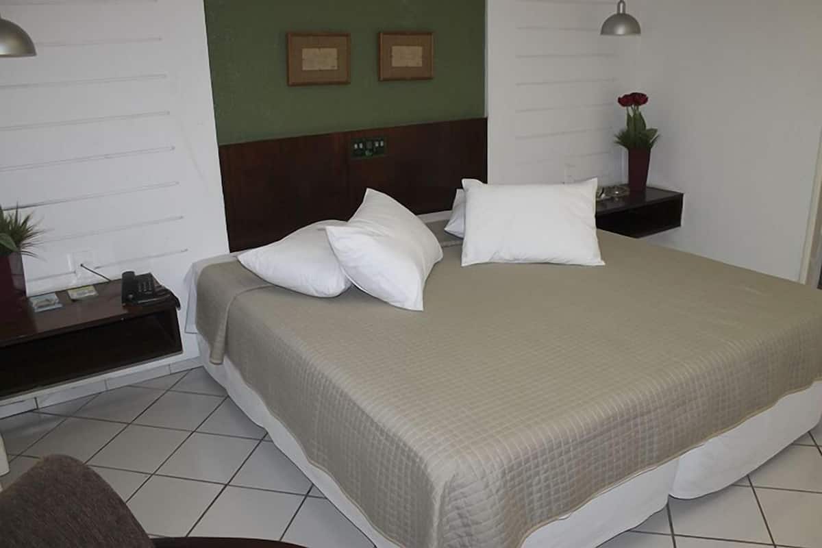 Tweepersoonskamer | Een minibar, extra bedden, gratis wifi, beddengoed