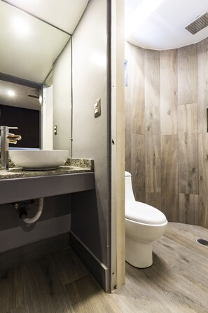 淋浴設備、免費盥洗用品、毛巾、肥皂