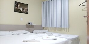 TRIPLO STANDARD TWIN | Minibar, desk, blackout drapes, free WiFi - Hub Hotel (Teresina)