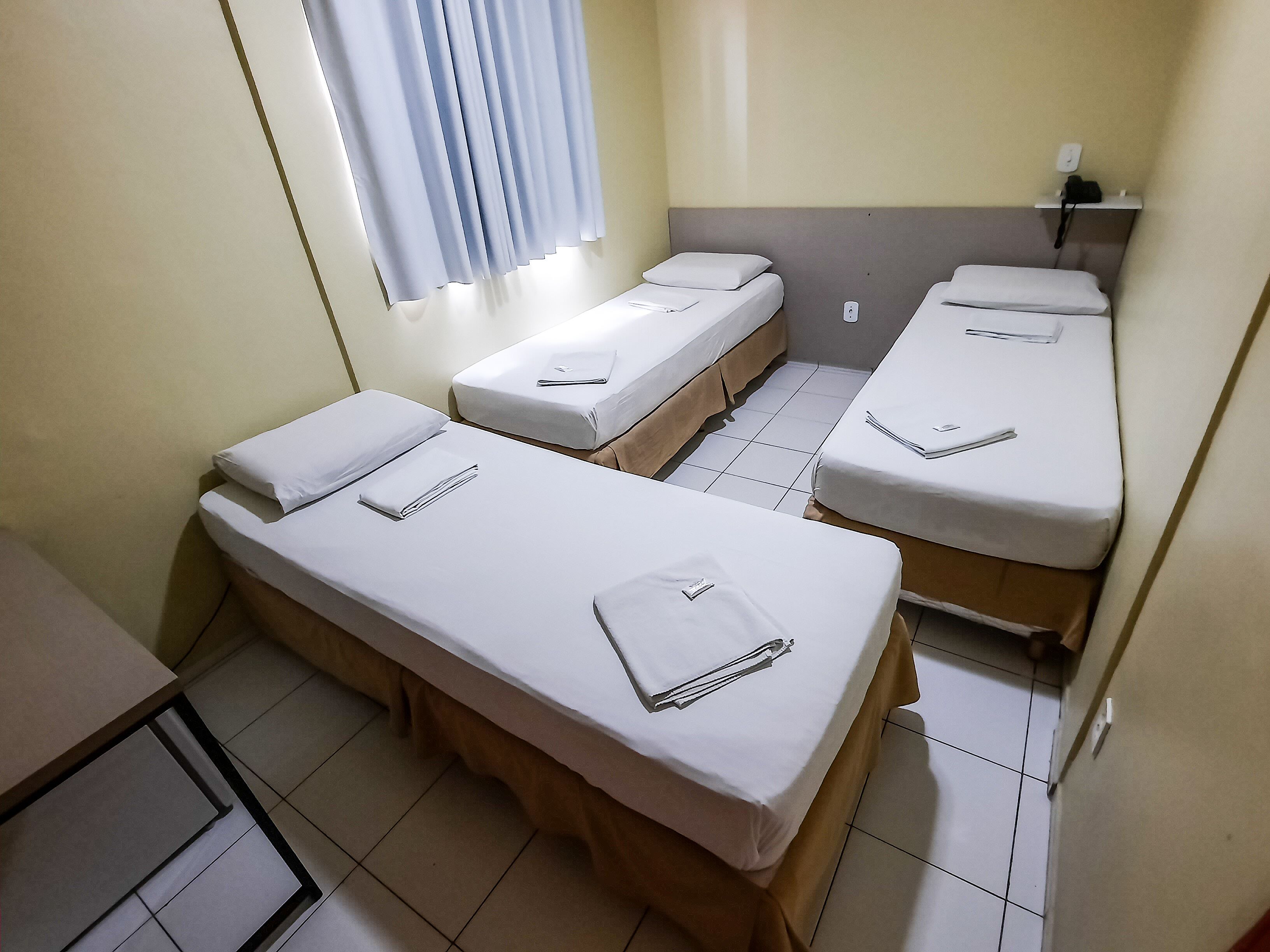 TRIPLO STANDARD TWIN | Minibar, desk, blackout drapes, free WiFi