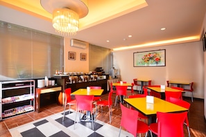 Lunch and dinner served, Taiwanese cuisine