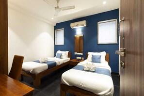 Quarto duplo luxo | 1 quarto, individualmente mobiliados, escrivaninha