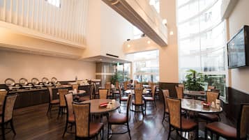 Breakfast, lunch and dinner served