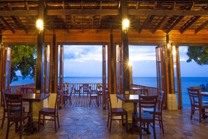 Breakfast, lunch, dinner served; international cuisine 