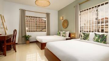 Habitación con 1 cama matrimonial o 2 individuales, 2 camas matrimoniales | Escritorio, espacio para trabajar con laptop y cunas gratuitas