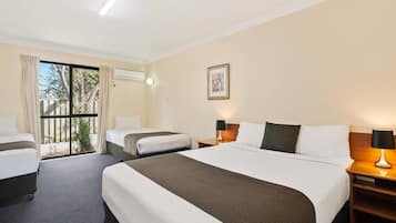 Familiekamer | Luxe beddengoed, een bureau, een strijkplank/strijkijzer, gratis wifi