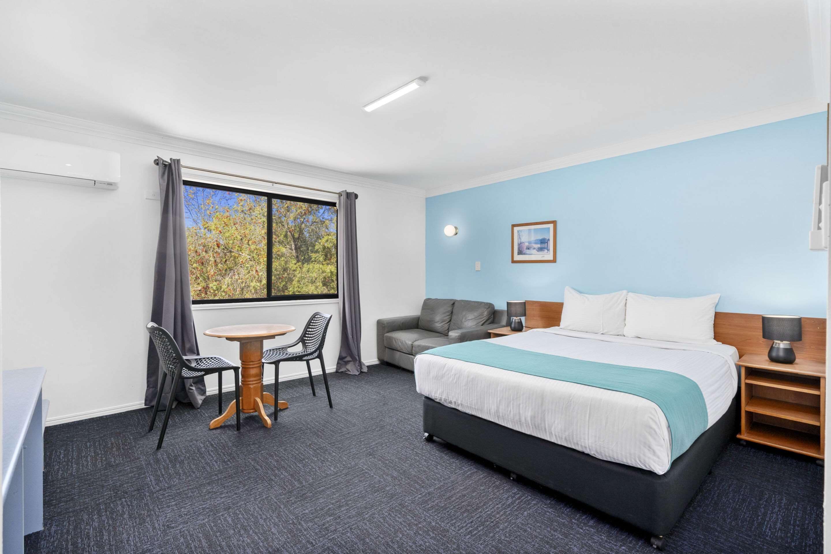 Ropa de cama de alta calidad y escritorio 