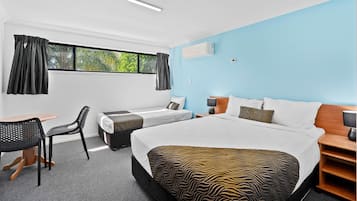 Standard Room, Multiple Beds, Non Smoking