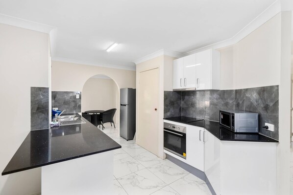 Villa - 2 sovrum | Sängtillbehör av högsta kvalitet, skrivbord och strykjärn/strykbräda