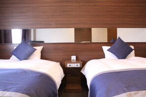 Desk, blackout curtains, iron/ironing board, free WiFi - Hotel Il Credo Gifu (Gifu)
