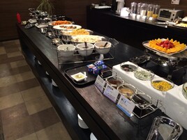 每日供应自助式早餐（每人 JPY 1200.00）