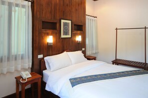Habitación doble superior, vista a la ciudad | Ropa de cama de alta calidad y minibar