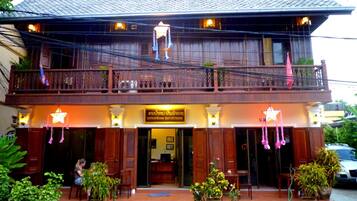 Fachada de la propiedad