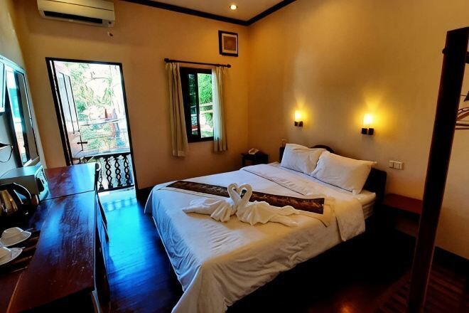 Ropa de cama de alta calidad y minibar 