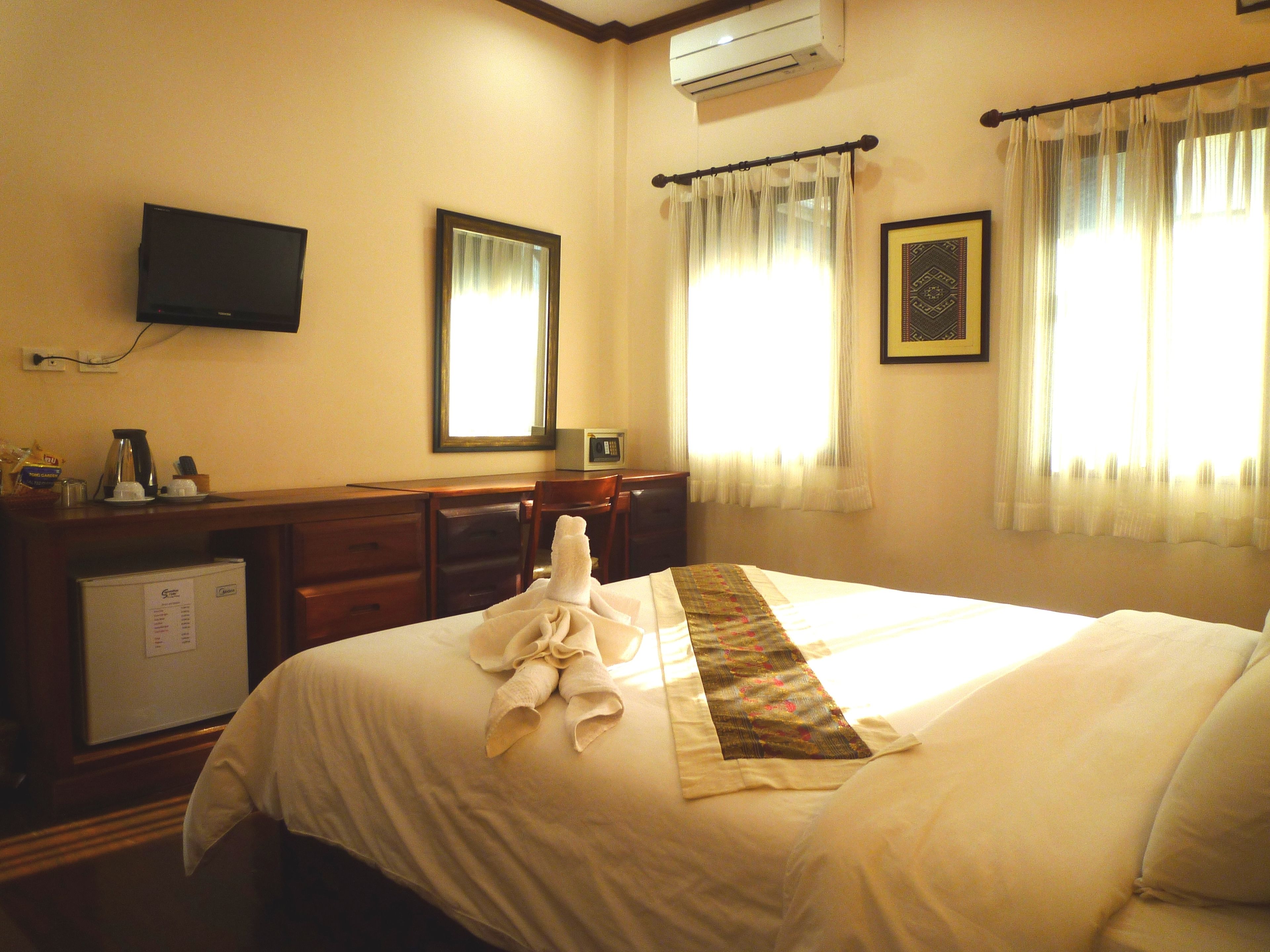 standard double room, patio | premium bedding, minibar, in-room safe, desk