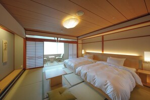 ห้องซูพีเรียทวิน, ปลอดบุหรี่ (Japanese Style,Newly renovated on Nov) | ผ้านวมขนเป็ด, ตู้นิรภัยในห้องพัก, ห้องพักตกแต่งอย่างมีเอกลักษณ์