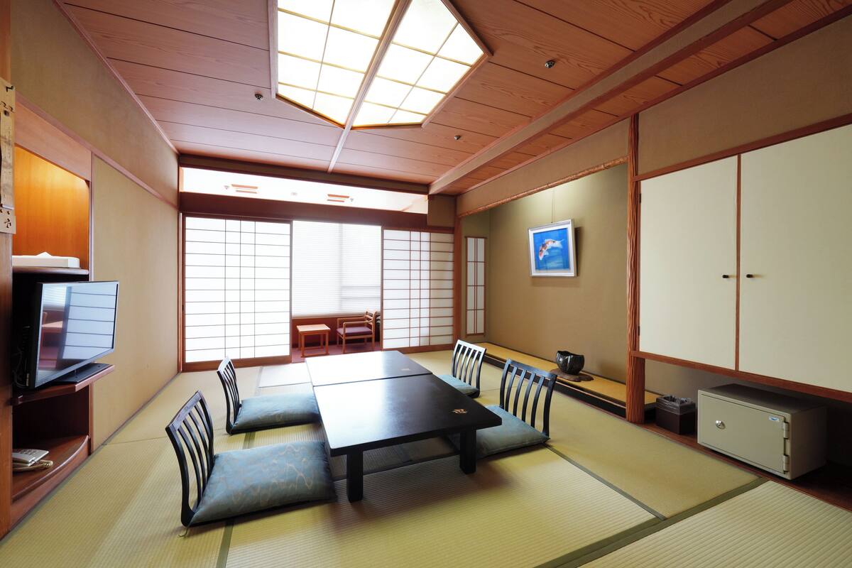 Kamar, Bebas Asap Rokok (Japanese-Style Annex 10 Tatami) | Selimut bulu angsa, brankas, Wi-Fi gratis, dan didekorasi berbeda-beda