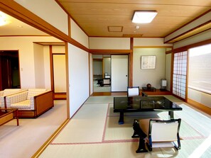 Kamar Tradisional (Special (701)12.5+8 Tatami+Living) | Selimut bulu angsa, brankas, dan didekorasi berbeda-beda