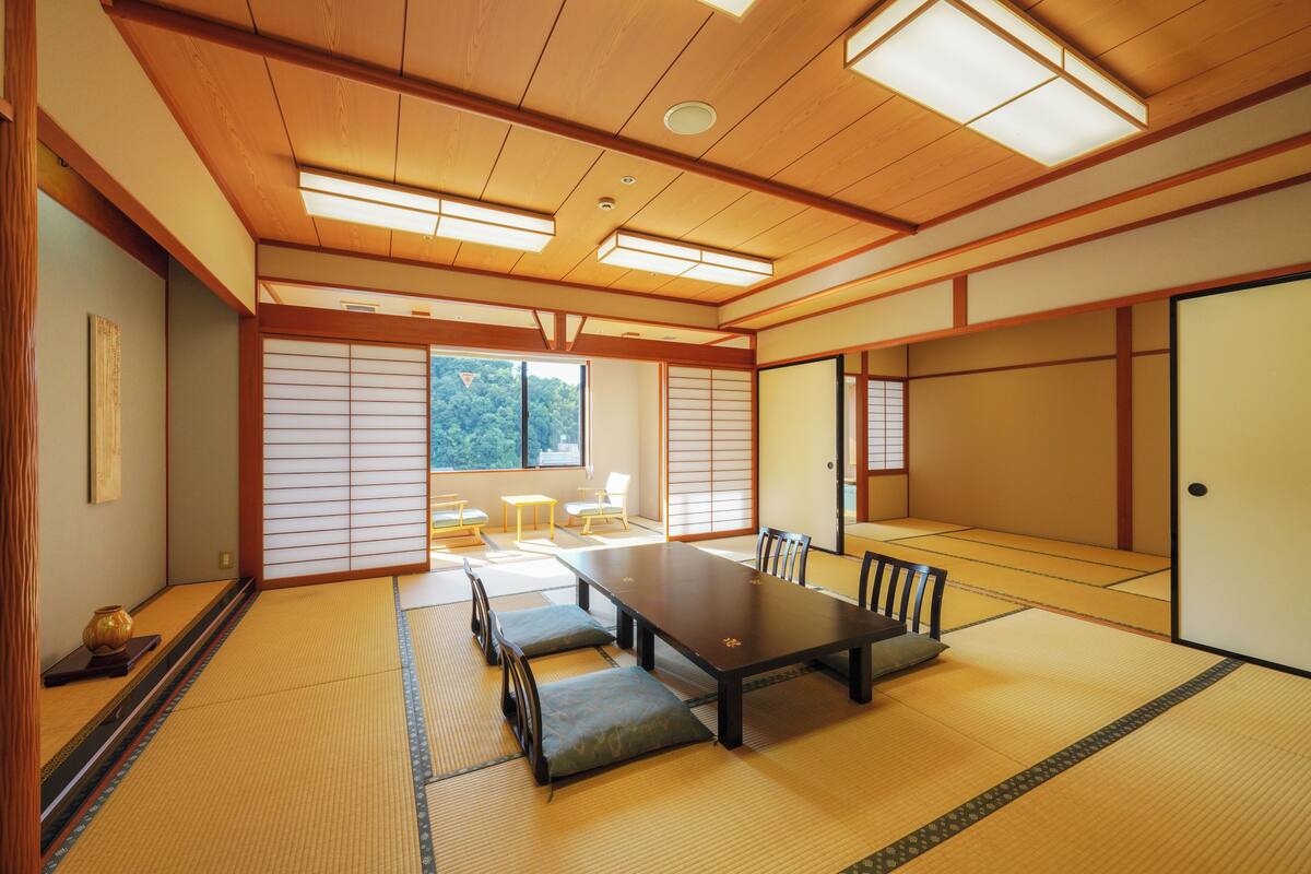 Kamar, Bebas Asap Rokok, pemandangan danau (Japanese-Style 20 Tatami) | Selimut bulu angsa, brankas, Wi-Fi gratis, dan didekorasi berbeda-beda